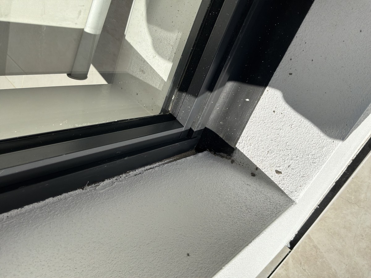 Caulking is not decoration