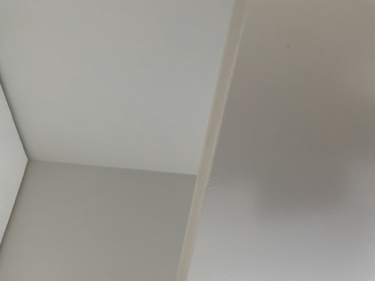 Door edges not fully sealed, Riverstone